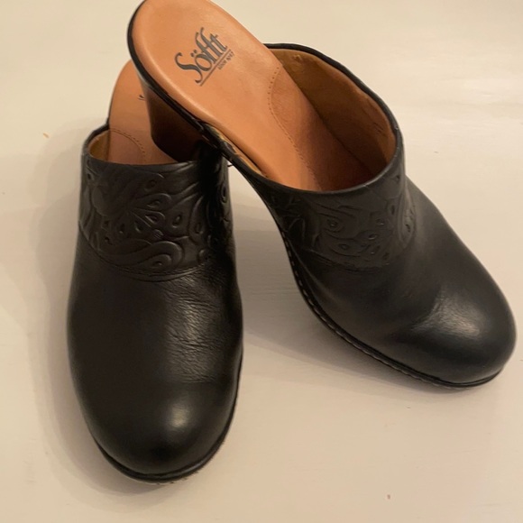 Sofft Shoes - SOFFT BLACK LEATHER MULES 9